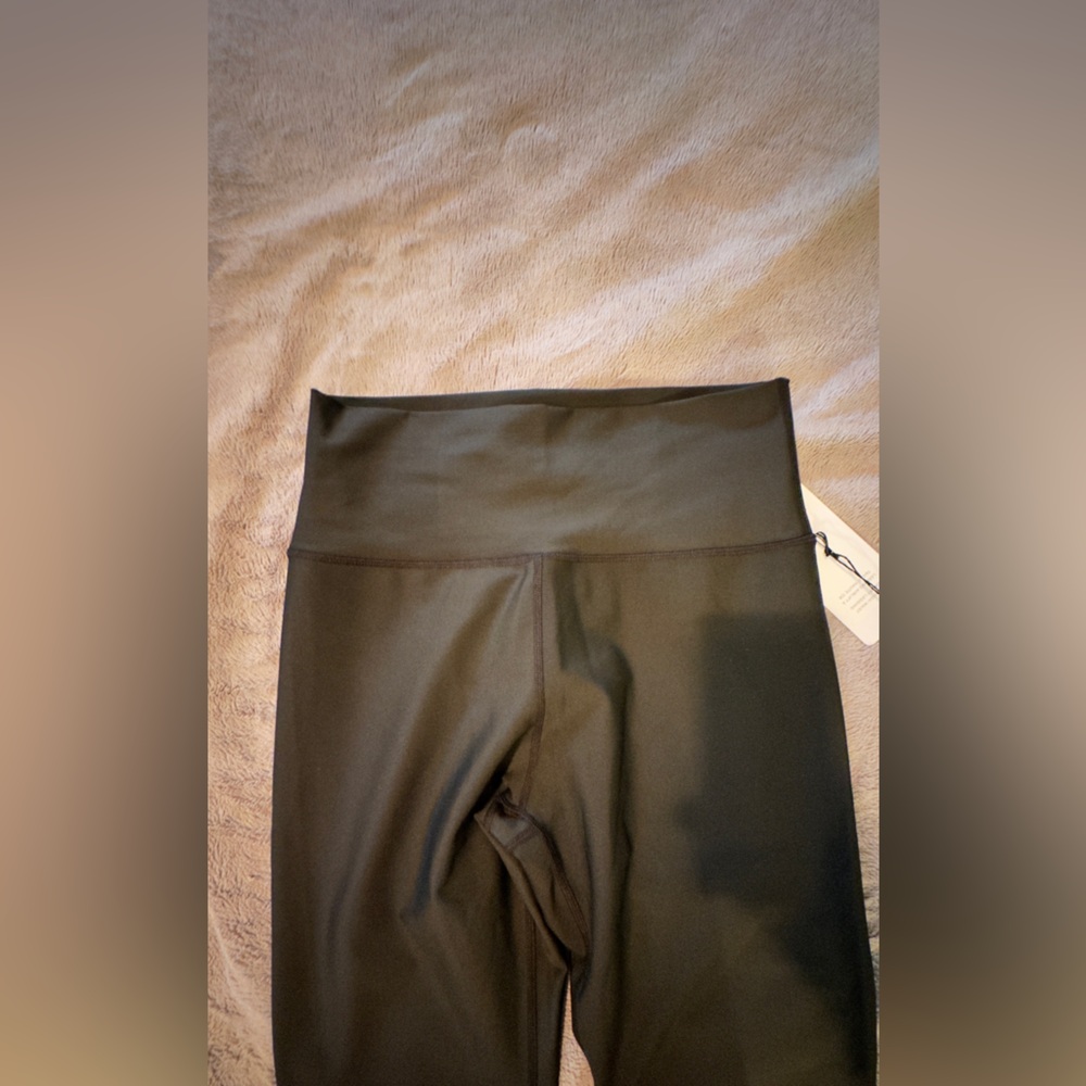 All Black Airlift 7/8 Leggings NWT Large - Picture 8 of 9